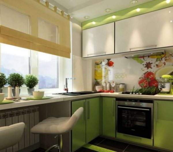 угловой зелёный гарнитур на маленькой кухне
