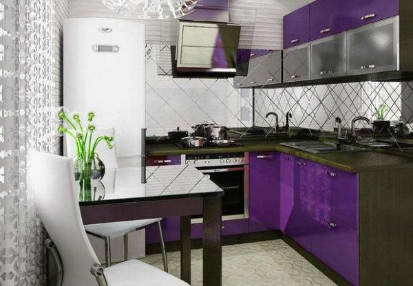 фиолетовая маленькая кухня угловая
