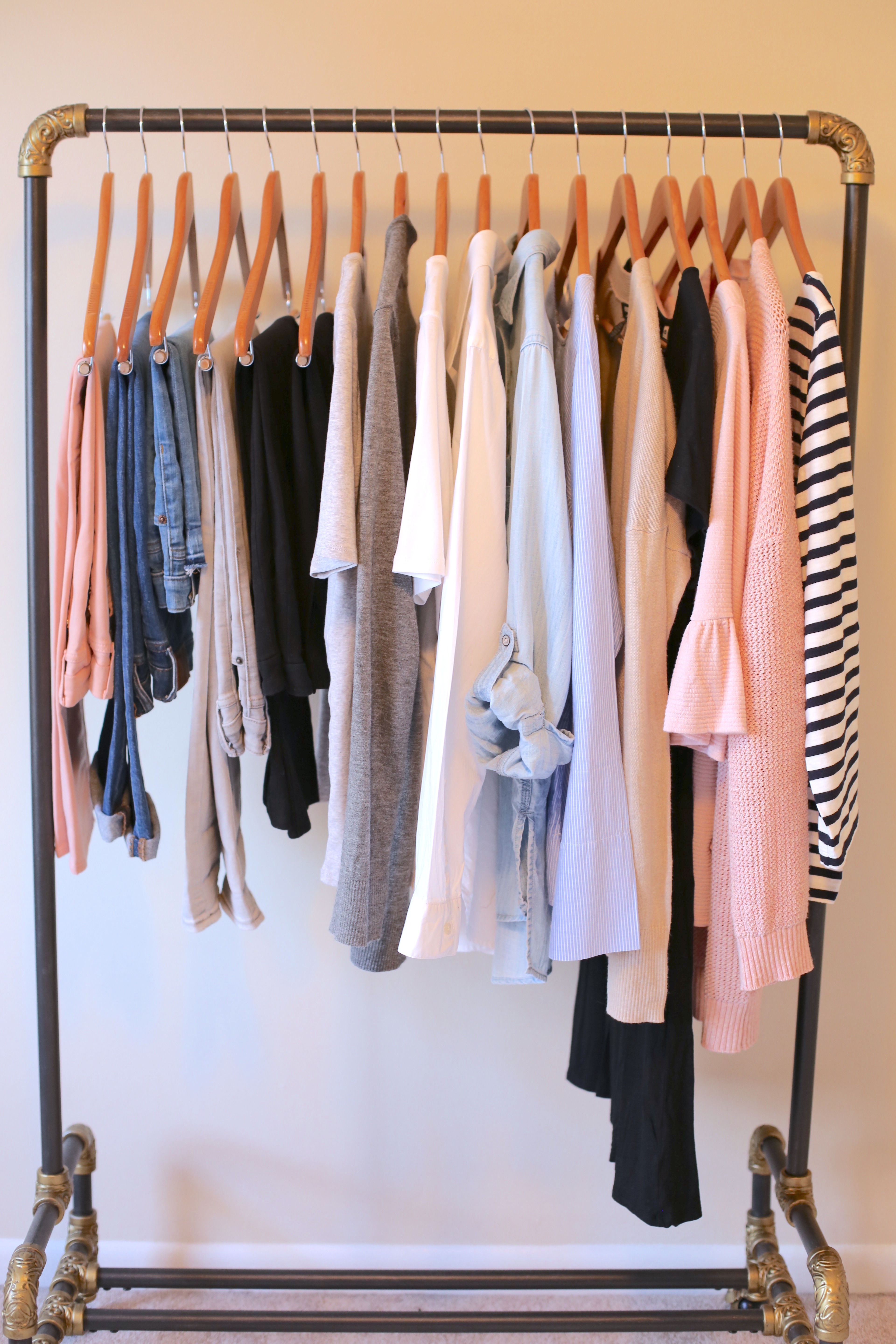 How-To-Start-a-Capsule-Wardrobe-popular-patterns