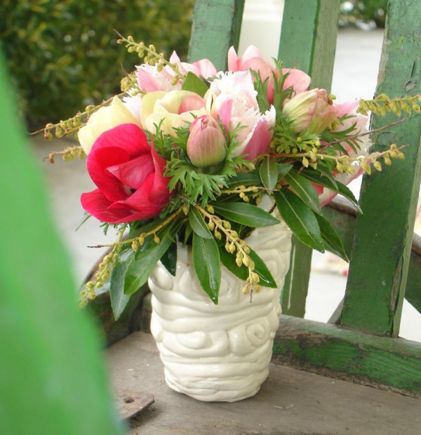 Букет из розовых и красных цветов