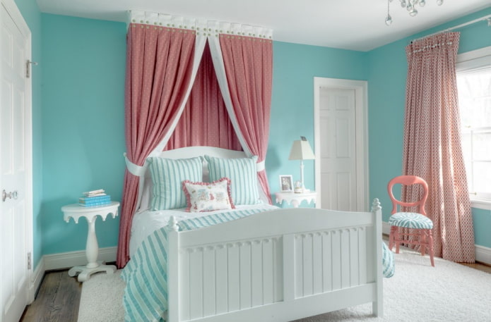 розово-голубой интерьер спальни