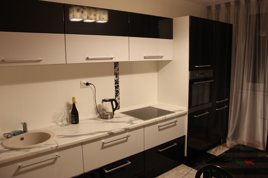 Белая глянцевая кухня: полезные советы дизайнеров, реальные фото примеры