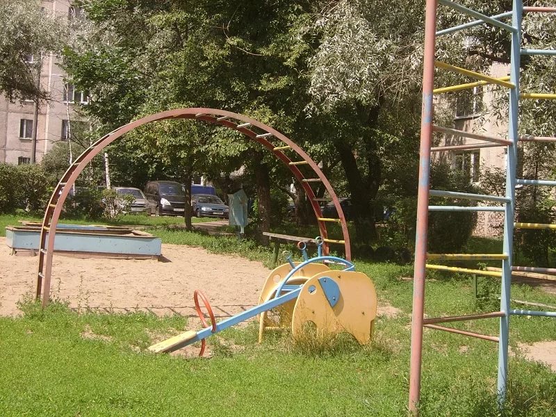 Детская старая площадка: Советские детские площадки — 100 игр