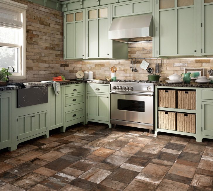 Porcelain stoneware floors in kitchen country style