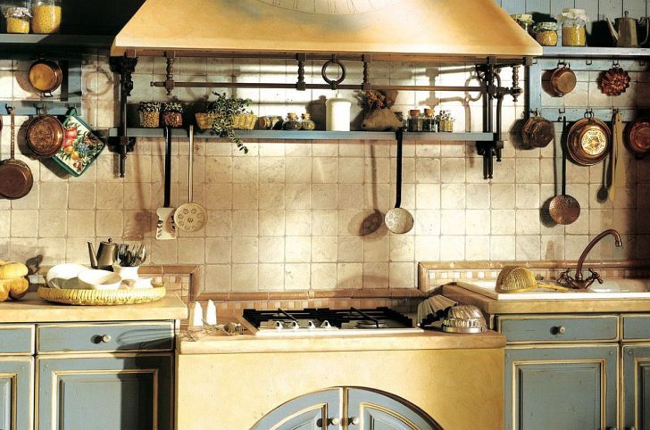 Open shelves in the kitchen in the style of Provence