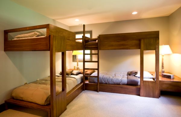Двухуровневые кровати для номера отеля