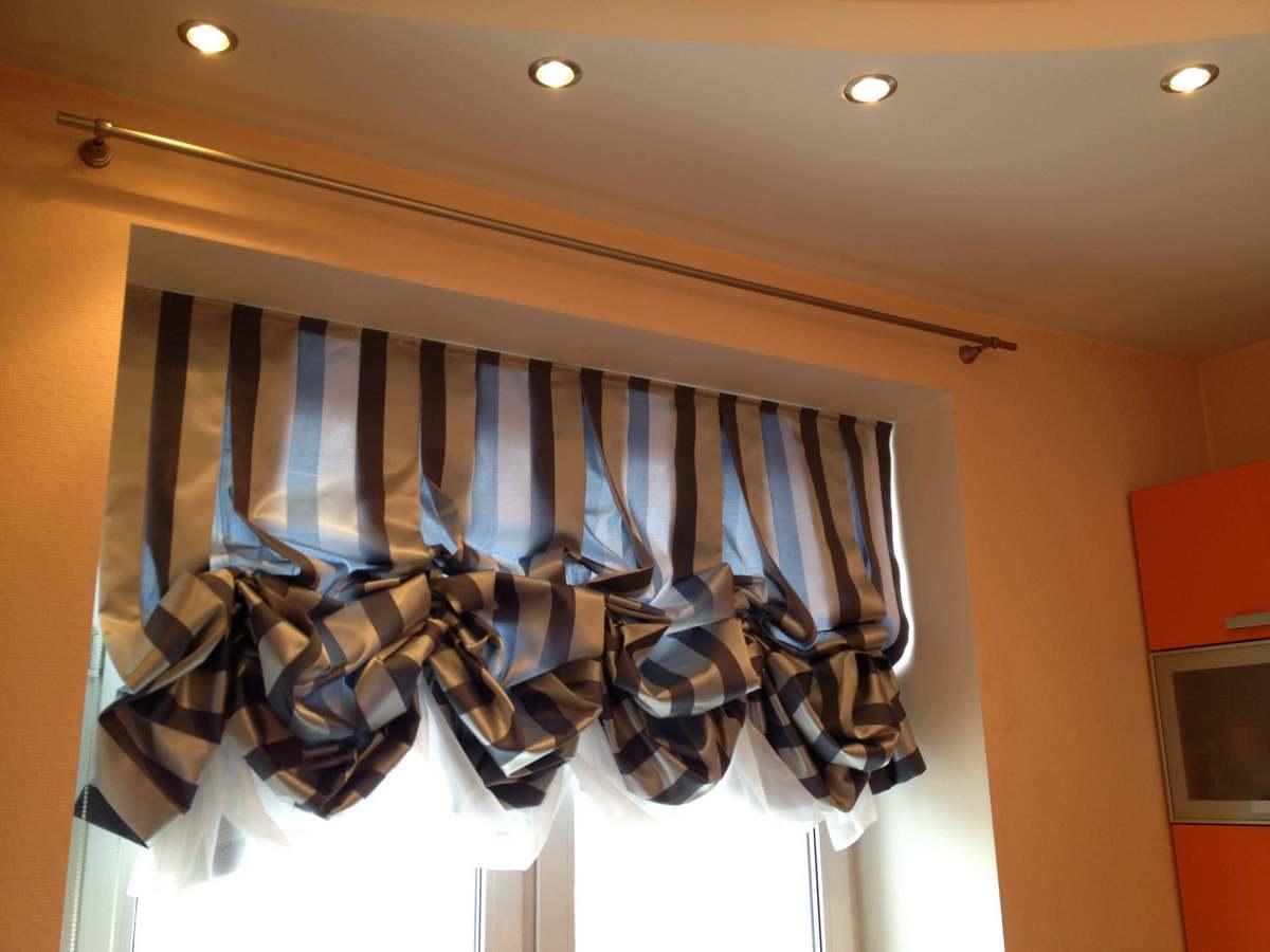 Для английских штор лучше всего подойдет легкая ткань с плотной текстурой