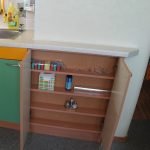 Узенькие полки для мелочей