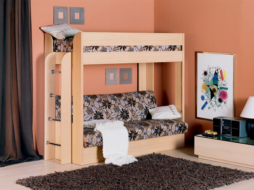 Светло-коричневая двухъярусная кровать для детской комнаты