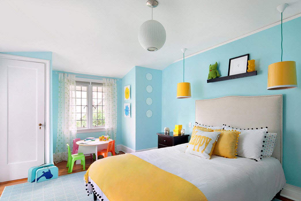 Желто-голубая спальня