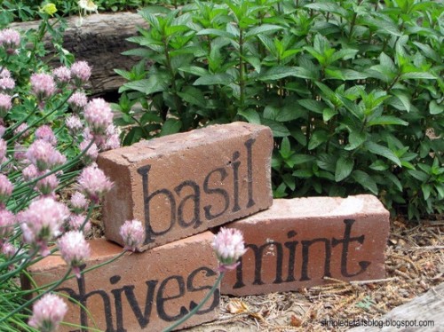 Creative gardening ideas: herbs labels made from old bricks