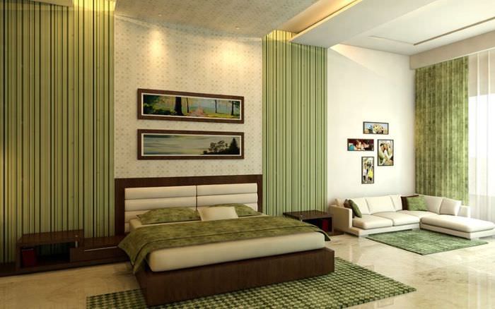 Дизайн спальни с оливковыми шторами и светлыми стенами